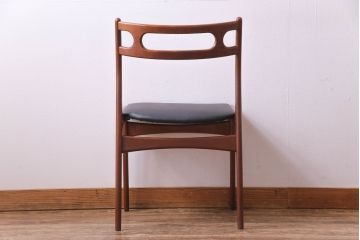 ヴィンテージ家具　北欧ビンテージ　チーク材　スタイリッシュなフォルムが格好いいダイニングチェア(椅子)(2)