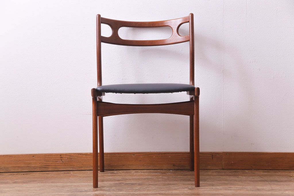 ヴィンテージ家具　北欧ビンテージ　チーク材　スタイリッシュなフォルムが格好いいダイニングチェア(椅子)(3)