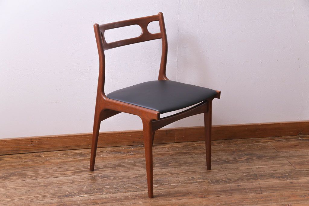 ヴィンテージ家具　北欧ビンテージ　チーク材　スタイリッシュなフォルムが格好いいダイニングチェア(椅子)(3)