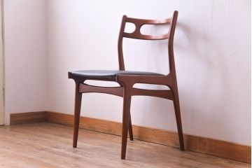 ヴィンテージ家具　北欧ビンテージ　チーク材　スタイリッシュなフォルムが格好いいダイニングチェア(椅子)(3)