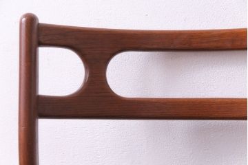 ヴィンテージ家具　北欧ビンテージ　チーク材　スタイリッシュなフォルムが格好いいダイニングチェア(椅子)(3)