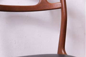 ヴィンテージ家具　北欧ビンテージ　チーク材　スタイリッシュなフォルムが格好いいダイニングチェア(椅子)(3)