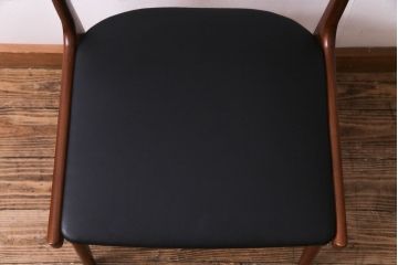 ヴィンテージ家具　北欧ビンテージ　チーク材　スタイリッシュなフォルムが格好いいダイニングチェア(椅子)(3)