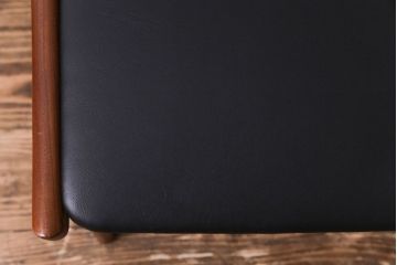 ヴィンテージ家具　北欧ビンテージ　チーク材　スタイリッシュなフォルムが格好いいダイニングチェア(椅子)(3)