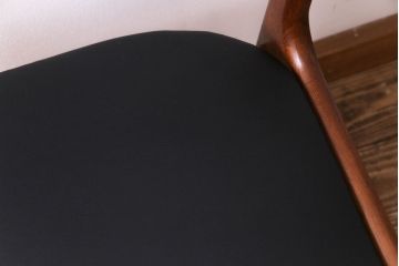 ヴィンテージ家具　北欧ビンテージ　チーク材　スタイリッシュなフォルムが格好いいダイニングチェア(椅子)(3)