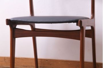 ヴィンテージ家具　北欧ビンテージ　チーク材　スタイリッシュなフォルムが格好いいダイニングチェア(椅子)(3)