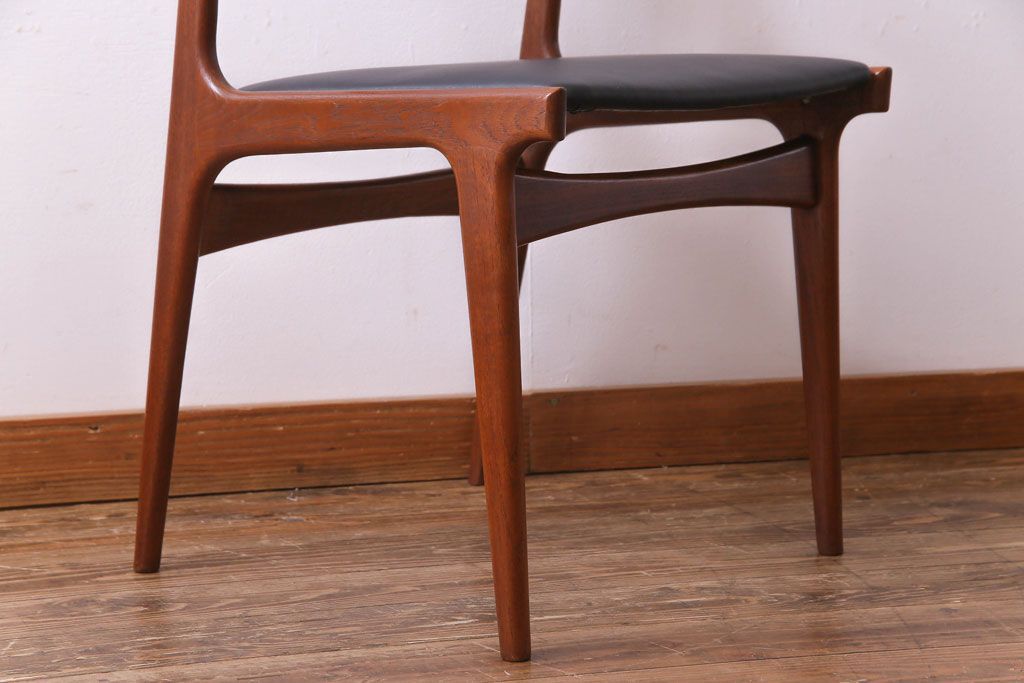 ヴィンテージ家具　北欧ビンテージ　チーク材　スタイリッシュなフォルムが格好いいダイニングチェア(椅子)(3)