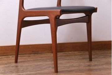 ヴィンテージ家具　北欧ビンテージ　チーク材　スタイリッシュなフォルムが格好いいダイニングチェア(椅子)(3)