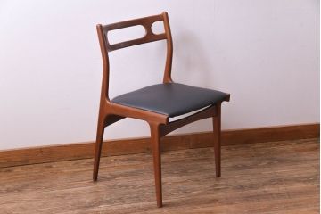 ヴィンテージ家具　北欧ビンテージ　チーク材　スタイリッシュなフォルムが格好いいダイニングチェア(椅子)