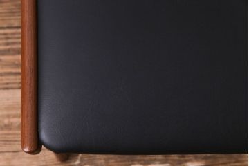 ヴィンテージ家具　北欧ビンテージ　チーク材　スタイリッシュなフォルムが格好いいダイニングチェア(椅子)