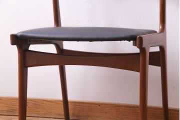 ヴィンテージ家具　北欧ビンテージ　チーク材　スタイリッシュなフォルムが格好いいダイニングチェア(椅子)