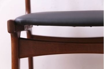 ヴィンテージ家具　北欧ビンテージ　チーク材　スタイリッシュなフォルムが格好いいダイニングチェア(椅子)