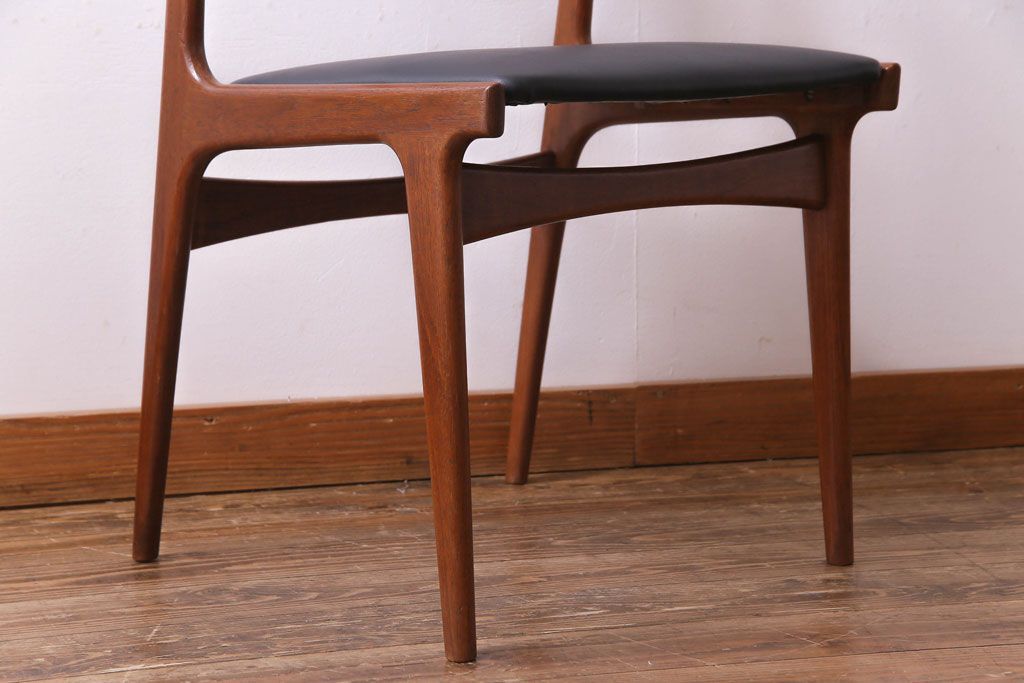 ヴィンテージ家具　北欧ビンテージ　チーク材　スタイリッシュなフォルムが格好いいダイニングチェア(椅子)