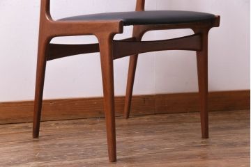 ヴィンテージ家具　北欧ビンテージ　チーク材　スタイリッシュなフォルムが格好いいダイニングチェア(椅子)