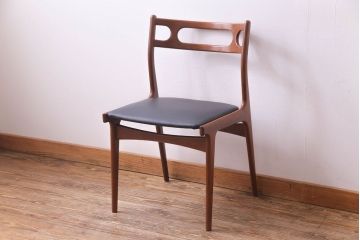 ヴィンテージ家具　北欧ビンテージ　チーク材　スタイリッシュなフォルムが格好いいダイニングチェア(椅子)