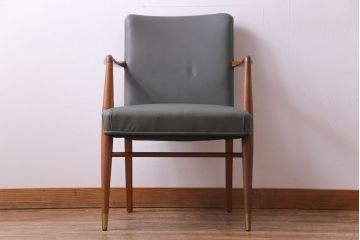 ビンテージ家具　イギリスヴィンテージ　チーク材　大人の空間に似合うシックなアームチェア(ダイニングチェア、ワークチェア、イス)