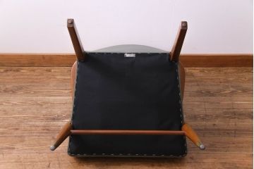 ビンテージ家具　イギリスヴィンテージ　チーク材　大人の空間に似合うシックなアームチェア(ダイニングチェア、ワークチェア、イス)