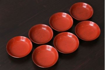 昭和初期　木目の流れが美しい掻き合わせ塗りの小皿7枚(1)