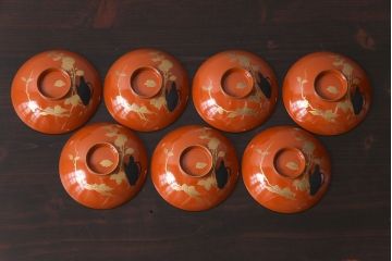 和製アンティーク　朱塗り　モダンな絵柄が魅力的な蓋付き木製椀(茶碗、漆器)7客セット