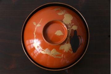 和製アンティーク　朱塗り　モダンな絵柄が魅力的な蓋付き木製椀(茶碗、漆器)7客セット