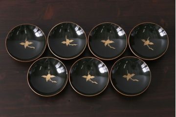 和製アンティーク　朱塗り　モダンな絵柄が魅力的な蓋付き木製椀(茶碗、漆器)7客セット