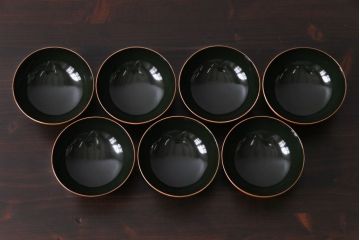和製アンティーク　朱塗り　モダンな絵柄が魅力的な蓋付き木製椀(茶碗、漆器)7客セット