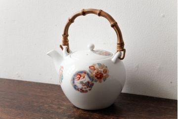 アンティーク雑貨　オールドノリタケ(日陶・則武)　色鮮やかな花紋が愛らしい急須