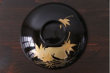 和製アンティーク　黒漆塗り　紅葉と銀杏の図柄が和の雰囲気漂う木製碗4客セット(漆器)