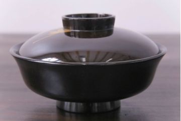 和製アンティーク　黒漆塗り　紅葉と銀杏の図柄が和の雰囲気漂う木製碗4客セット(漆器)(1)