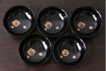和製アンティーク　黒漆器　赤珊瑚が描かれた木製碗5客セット(漆器)