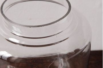 アンティーク雑貨　昭和レトロ　ノスタルジックな雰囲気漂うガラスビン(ガラス瓶、キャニスター)