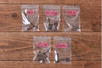 アンティーク家具　イギリスアンティーク　ウォールナット　エレガントな佇まいが素敵なドレッシングキャビネット