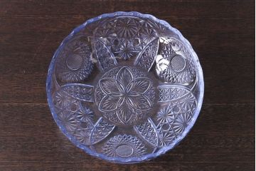 アンティーク雑貨　昭和レトロ　涼しげな色合いが魅力のガラス皿(プレスガラス、器)