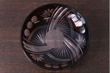 アンティーク雑貨　アンティーク　モダンなデザインの赤被せ切子ガラス皿(和食器)