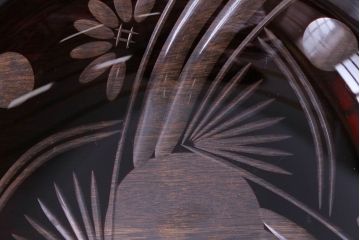 アンティーク雑貨　アンティーク　モダンなデザインの赤被せ切子ガラス皿(和食器)