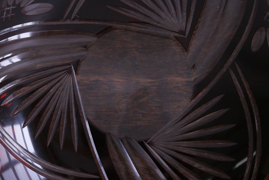 アンティーク雑貨　アンティーク　モダンなデザインの赤被せ切子ガラス皿(和食器)