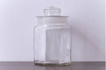 アンティーク雑貨　昭和レトロ　エンボス入りの蓋がおしゃれなガラスビン(硝子瓶)