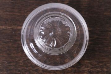 アンティーク雑貨　昭和レトロ　エンボス入りの蓋がおしゃれなガラスビン(硝子瓶)