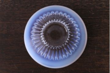 アンティーク雑貨　和製アンティーク　乳白色の縁がおしゃれなガラス器(プレスガラス、向付)3点セット
