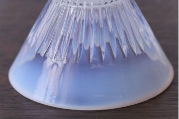 アンティーク雑貨　和製アンティーク　乳白色の縁がおしゃれなガラス器(プレスガラス、向付)3点セット