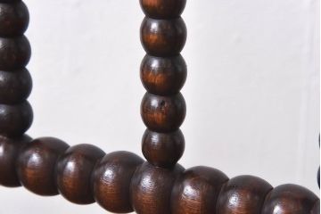 アンティーク家具　イギリスアンティーク　ラッシ座面　ボビンレッグが存在感を放つコーナーチェア(アームチェア、椅子)(1)