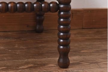 アンティーク家具　イギリスアンティーク　ラッシ座面　ボビンレッグが存在感を放つコーナーチェア(アームチェア、椅子)(1)