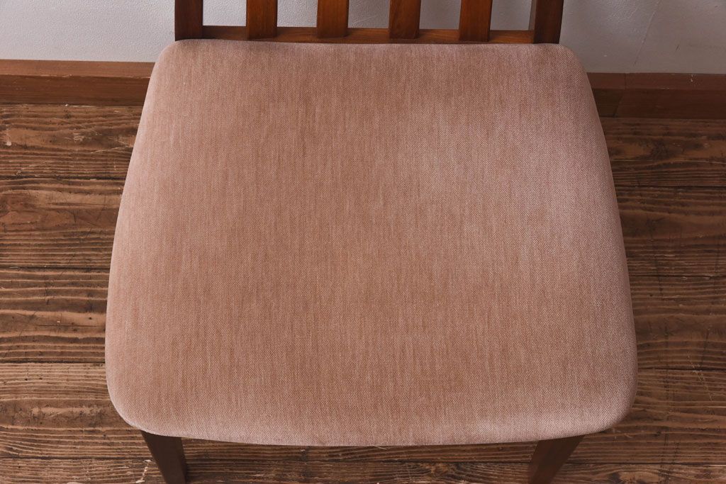 アンティーク家具　G-PLAN(ジープラン)　優しげな色合いの北欧風ダイニングチェア(椅子)(2)