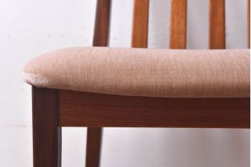 アンティーク家具　G-PLAN(ジープラン)　優しげな色合いの北欧風ダイニングチェア(椅子)(2)