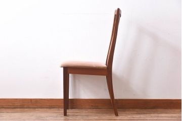 アンティーク家具　G-PLAN(ジープラン)　優しげな色合いの北欧風ダイニングチェア(椅子)