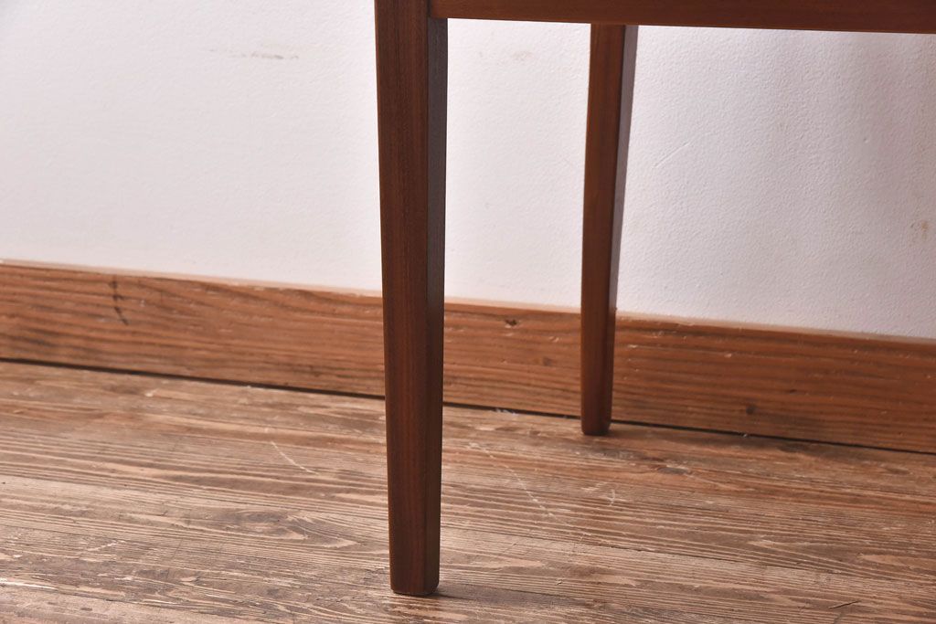 アンティーク家具　G-PLAN(ジープラン)　優しげな色合いの北欧風ダイニングチェア(椅子)