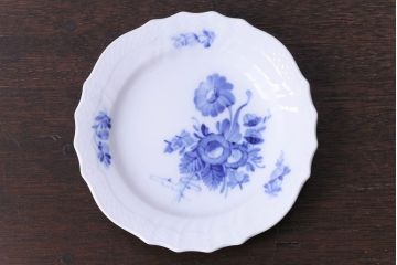 アンティーク雑貨　中古　ROYAL COPENHAGEN(ロイヤルコペンハーゲン)　ブルーフラワー　カーブ　17.5cmプレート(洋食器)3枚セット