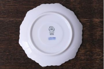 アンティーク雑貨　中古　ROYAL COPENHAGEN(ロイヤルコペンハーゲン)　ホワイト　フルレース　コーヒーカップ&ソーサー(廃盤品)