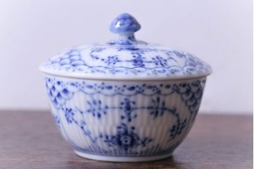 アンティーク雑貨　中古　ROYAL COPENHAGEN(ロイヤルコペンハーゲン)　ブルーフルーテッド　ハーフレース　クリーマー・シュガーポットセット(廃盤品)