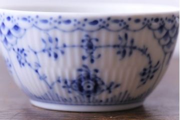 アンティーク雑貨　中古　ROYAL COPENHAGEN(ロイヤルコペンハーゲン)　ブルーフルーテッド　ハーフレース　クリーマー・シュガーポットセット(廃盤品)